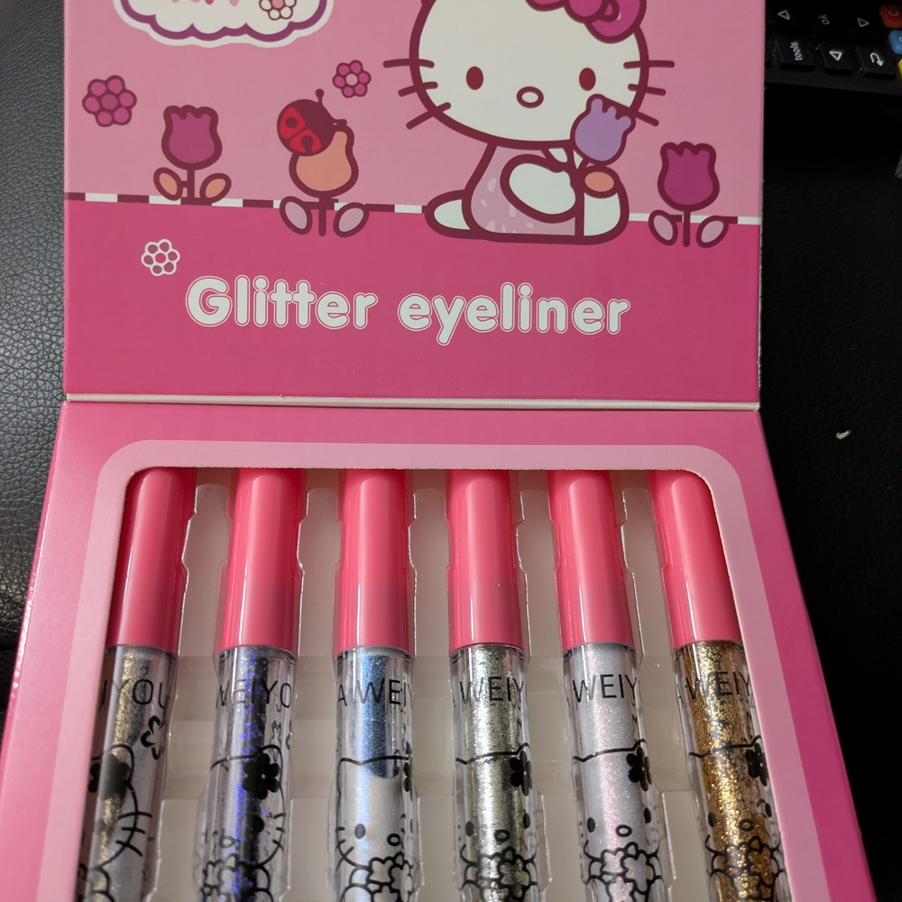 Hello Kitty Pink Glitter Eyeliner Set